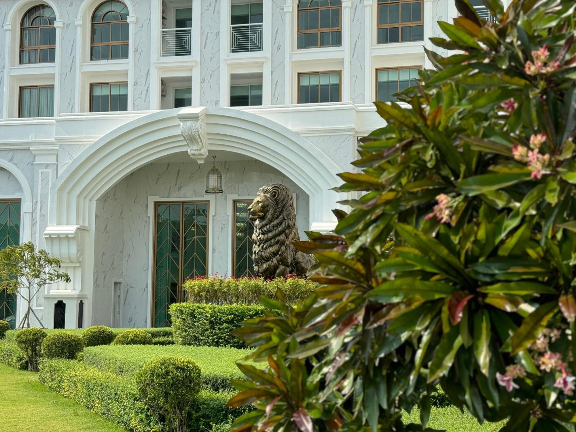 The Empire Chic Residence Jomtien & Yahaha Экстерьер фото